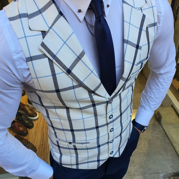 Meet your Posher, Myra - Picture 4 of 4